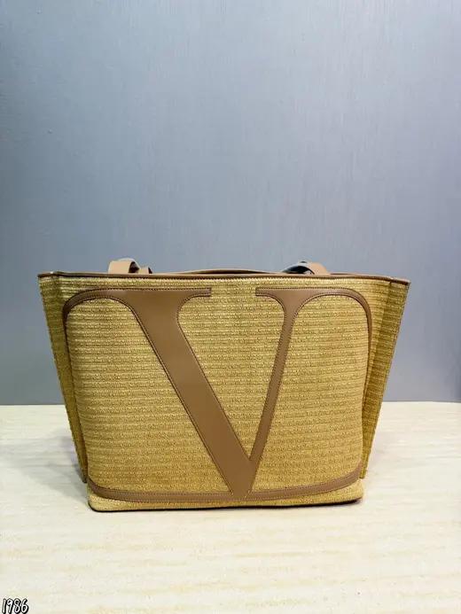 Valentino album